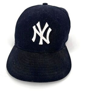 New Era New York Yankees NYY Fitted 7 1/8 Baseball Cap Ball hat Black & White‎